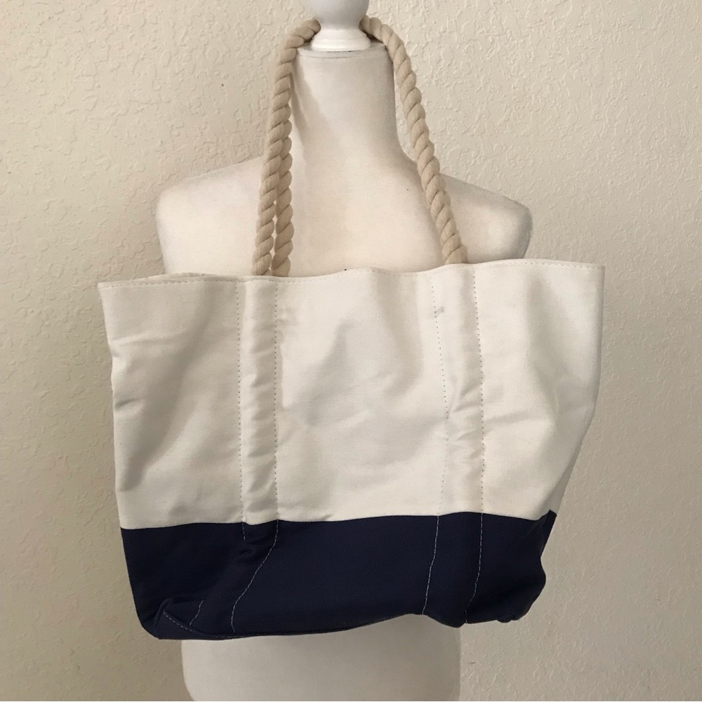 Neiman Marcus Beautiful Bag - Picture 1 of 3